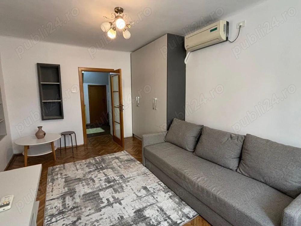 Garsonieră elegantă de închiriat în Centrul Istoric, disponibila imediat.  Garsonieră elegantă de închiriat în Centrul Istoric, disponibila imediat.