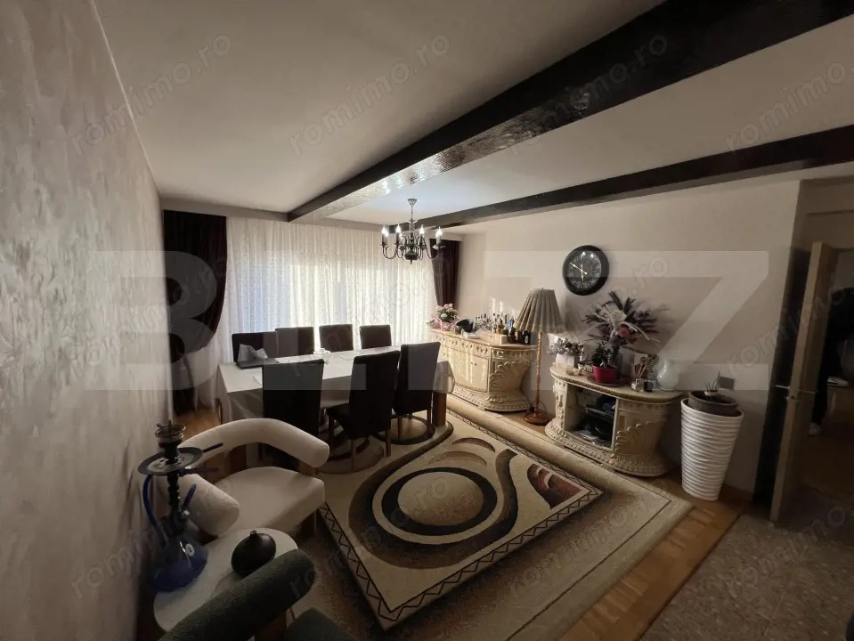 VILĂ deosebită cu piscină și panoramă spre pădure