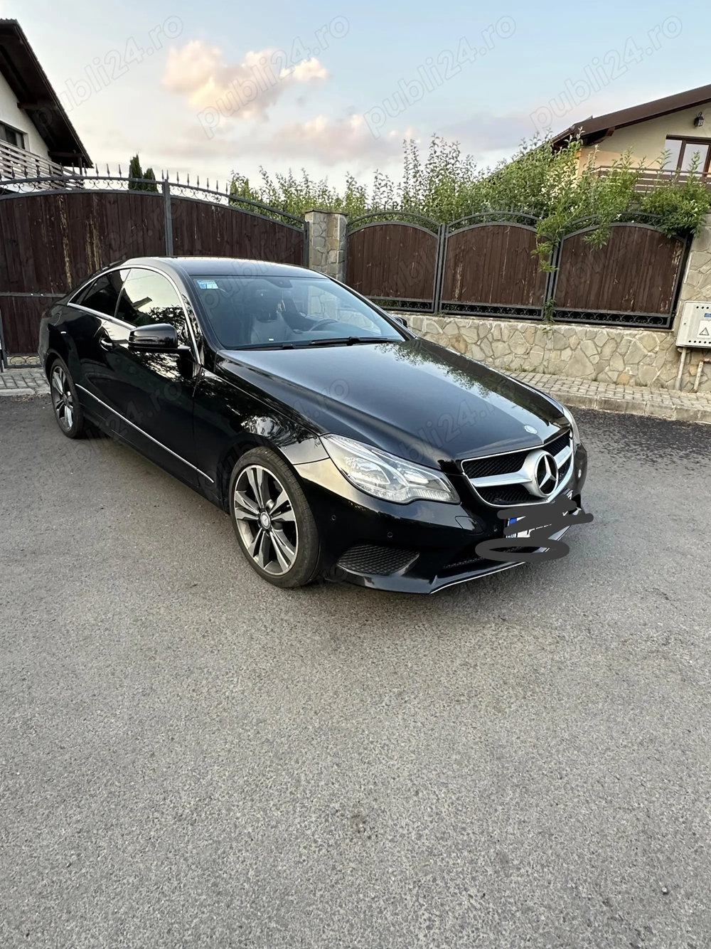 Mercedes E350 negociabil. 