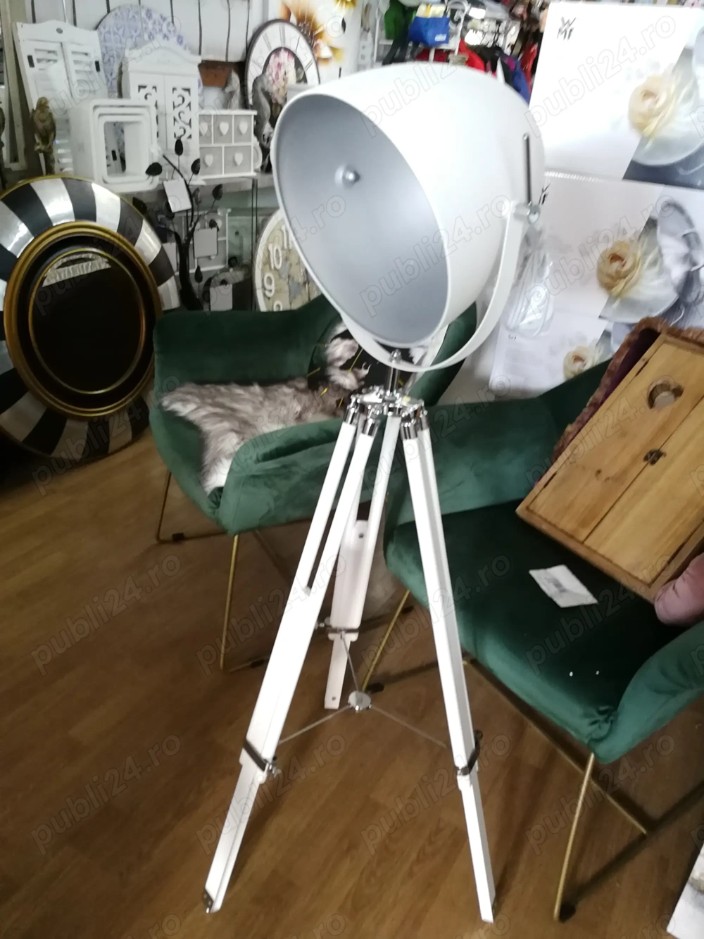 Lampa retro podea alba trepied H 150 cm
