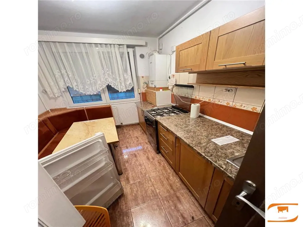 Etaj 2 , 3 camere Tipografilor centrala proprie