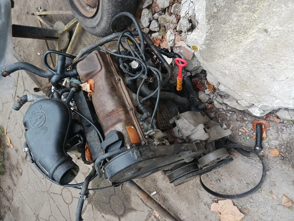 Dezmembrez motor vw golf 3 18 aam 