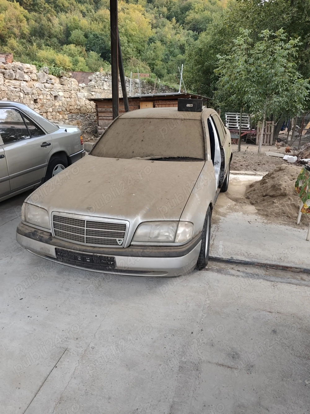 Dezmembrez Mercedes Benz W202 C220 benzina