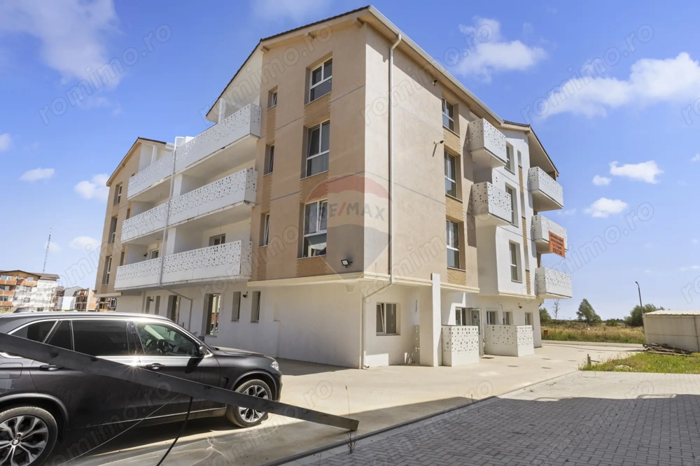 Apartament cu 3 camere de vânzare și parcare, bloc nou, zona Giroc