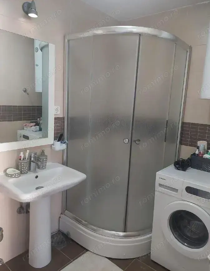 Garsoniera de inchiriat zona Romana