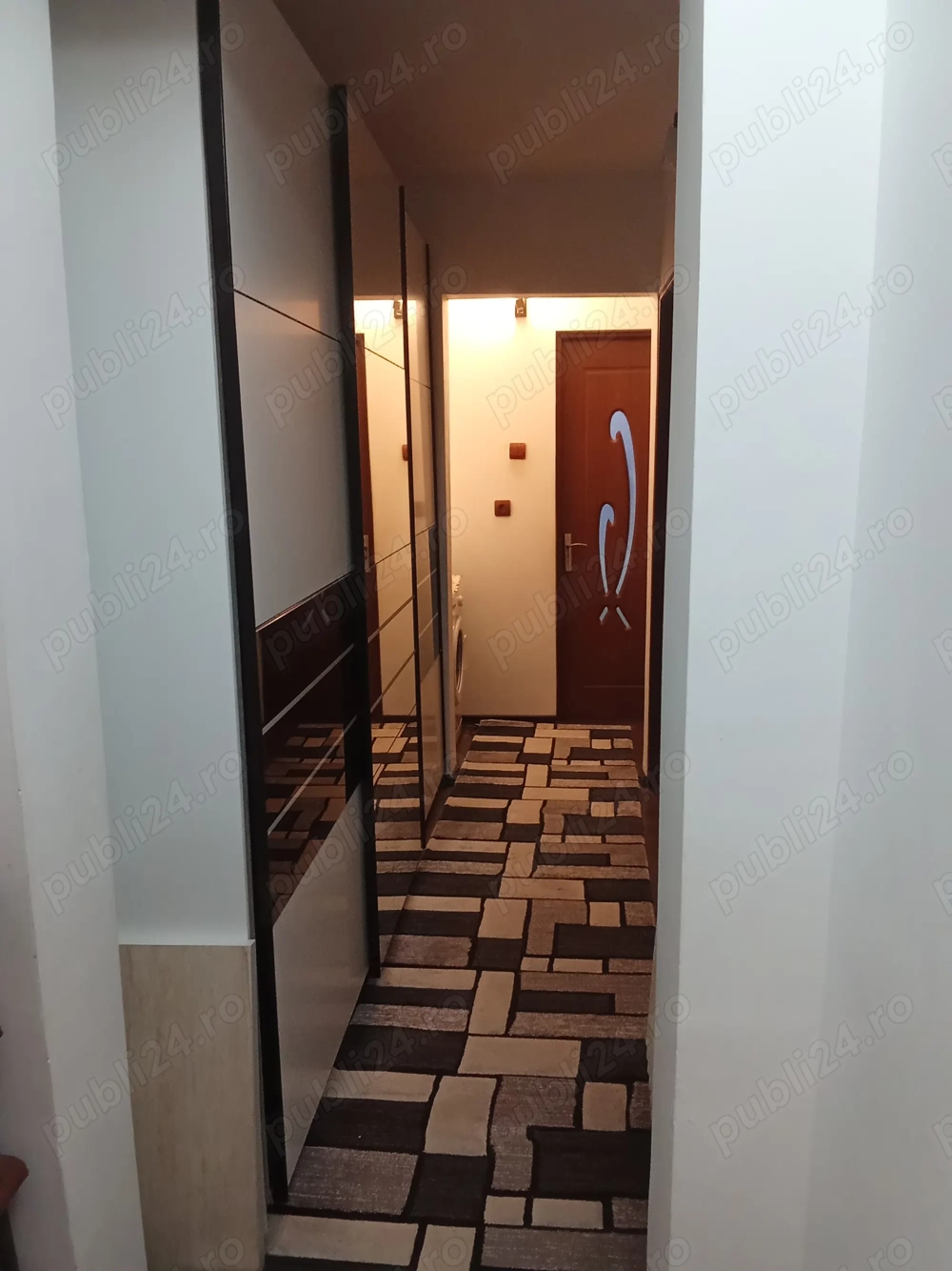 Apartament decomandat cu 3 camere.