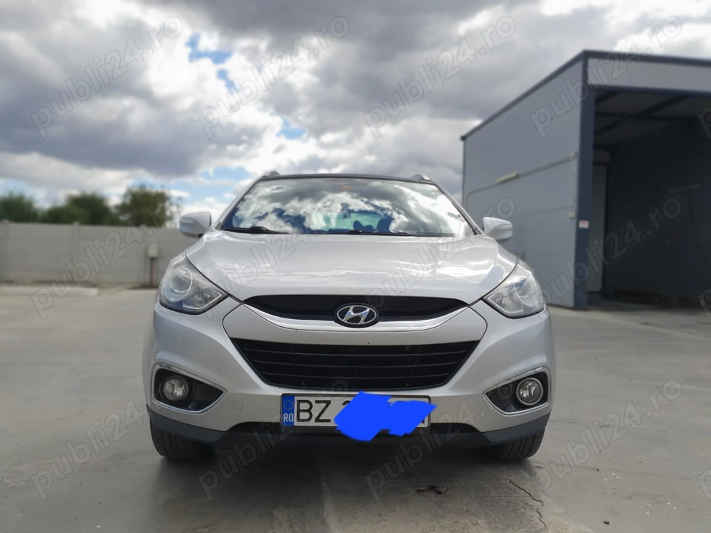 Vand schimb Hyundai ix35 full option .2.0 diesel.194 cp .4 4 la buton .Prim propietar .fiscal pe loc