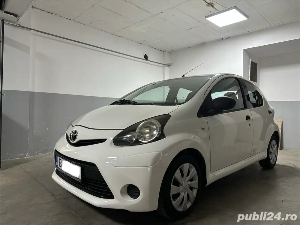 Toyota Aygo 2014 1.0 benzina 65cp euro 5 consum redus stare impecabila