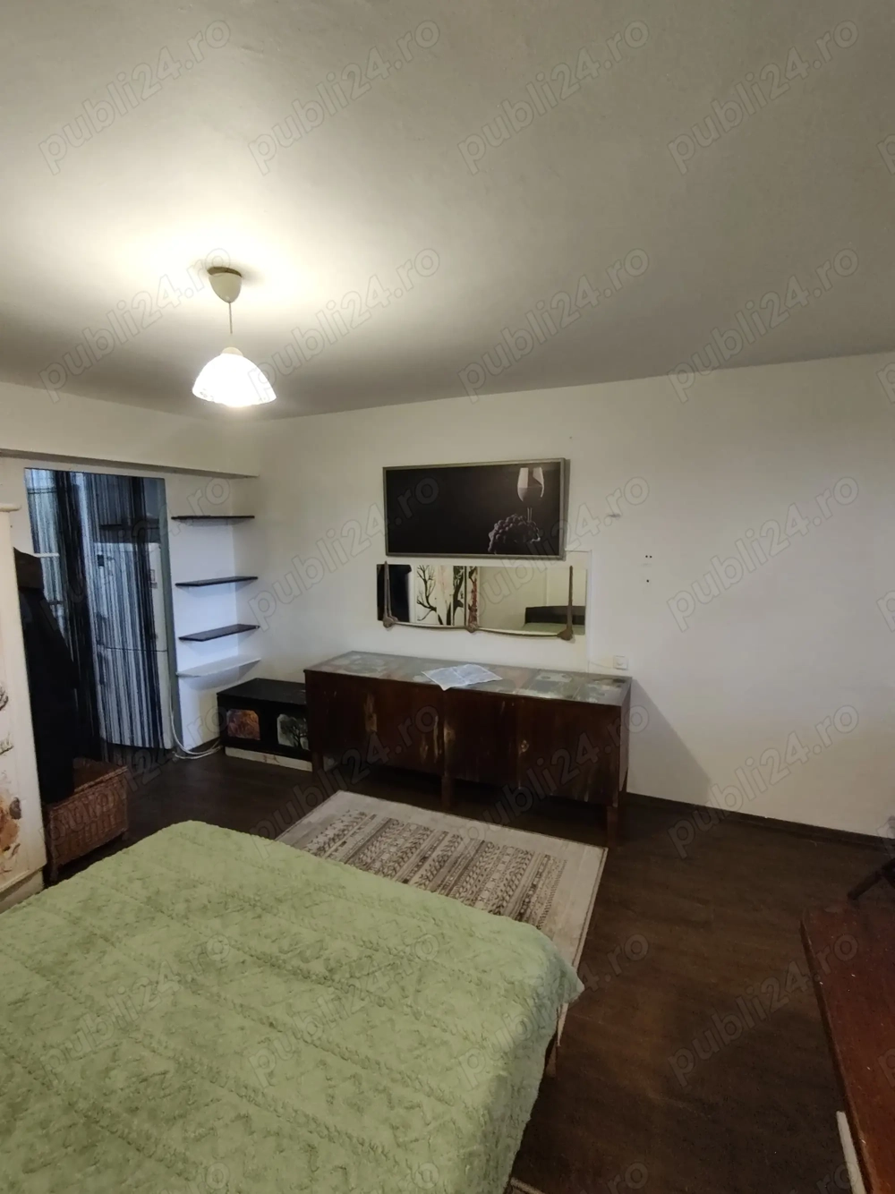 Ofer spre închiriere garsoniera