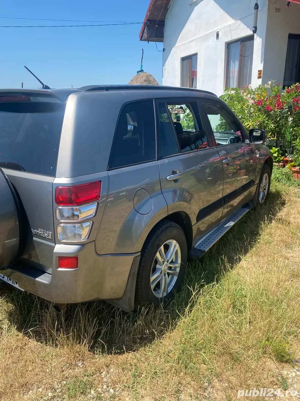 suzuki grand vitara motor defect pentru dezmembrari se vinde intreaga!