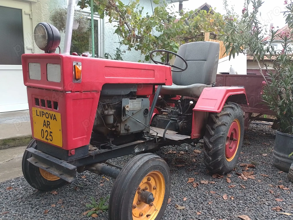 Vand Tractor Hebei 15 CP, plug, freza, semanatoare porumb, prasitoare porumb, remorca