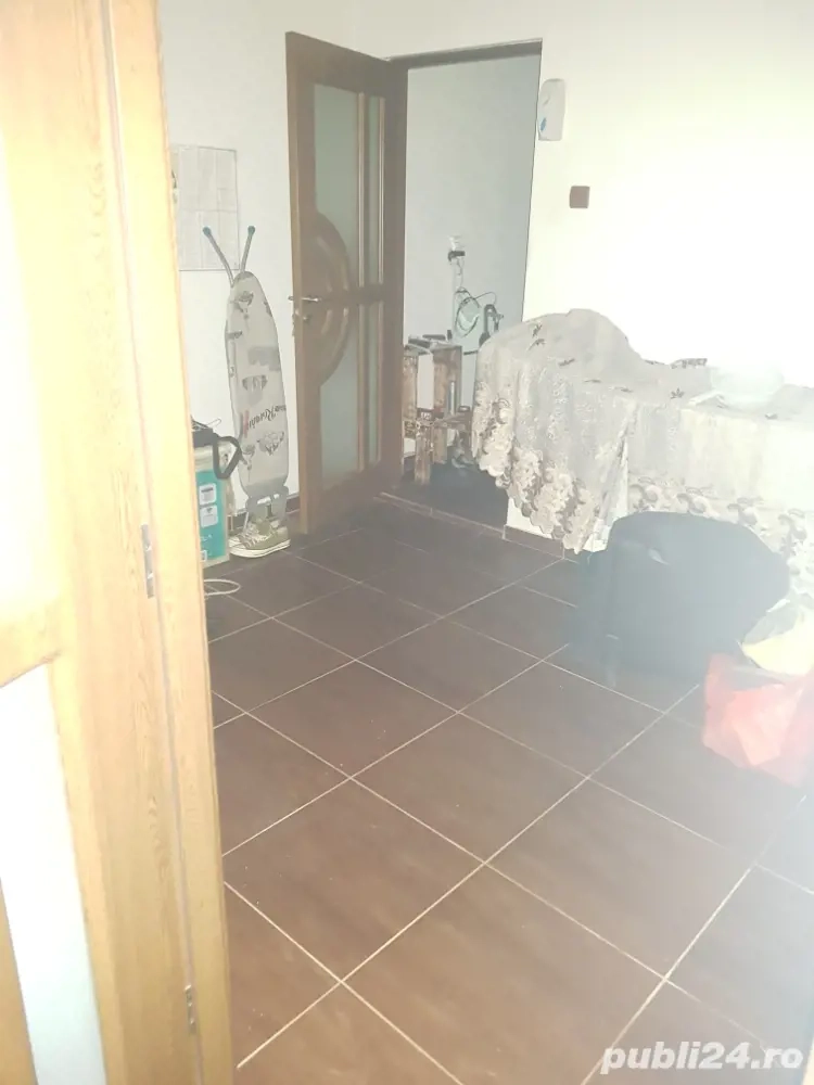 Vand apartament 2 camere, partier