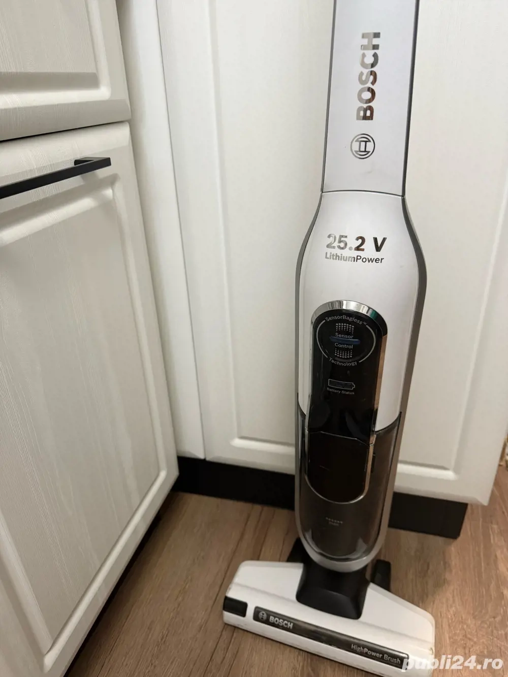 Vand Aspirator BOSCH vertical 25.2V Alb  BCH6ATH25