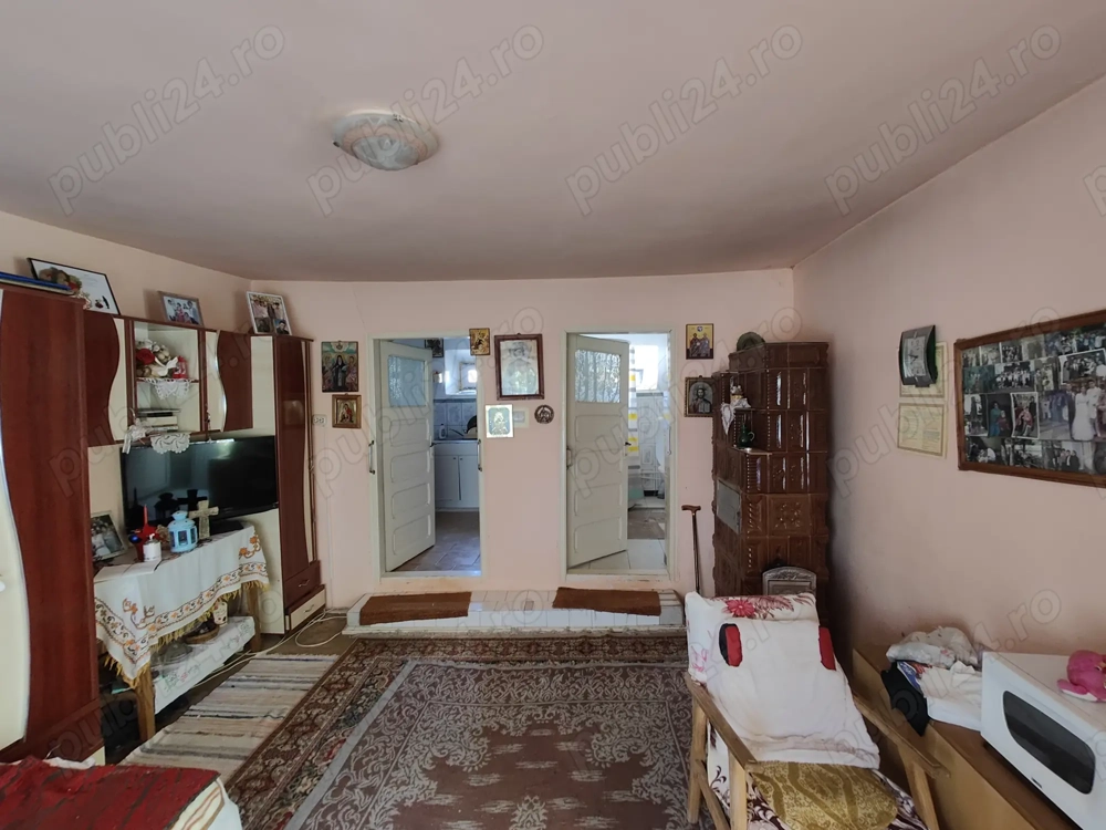 Vânzare casă bătrânească la poalele Munților Măcin   1000 mp teren, 5 camere, vedere panoramică   Pr