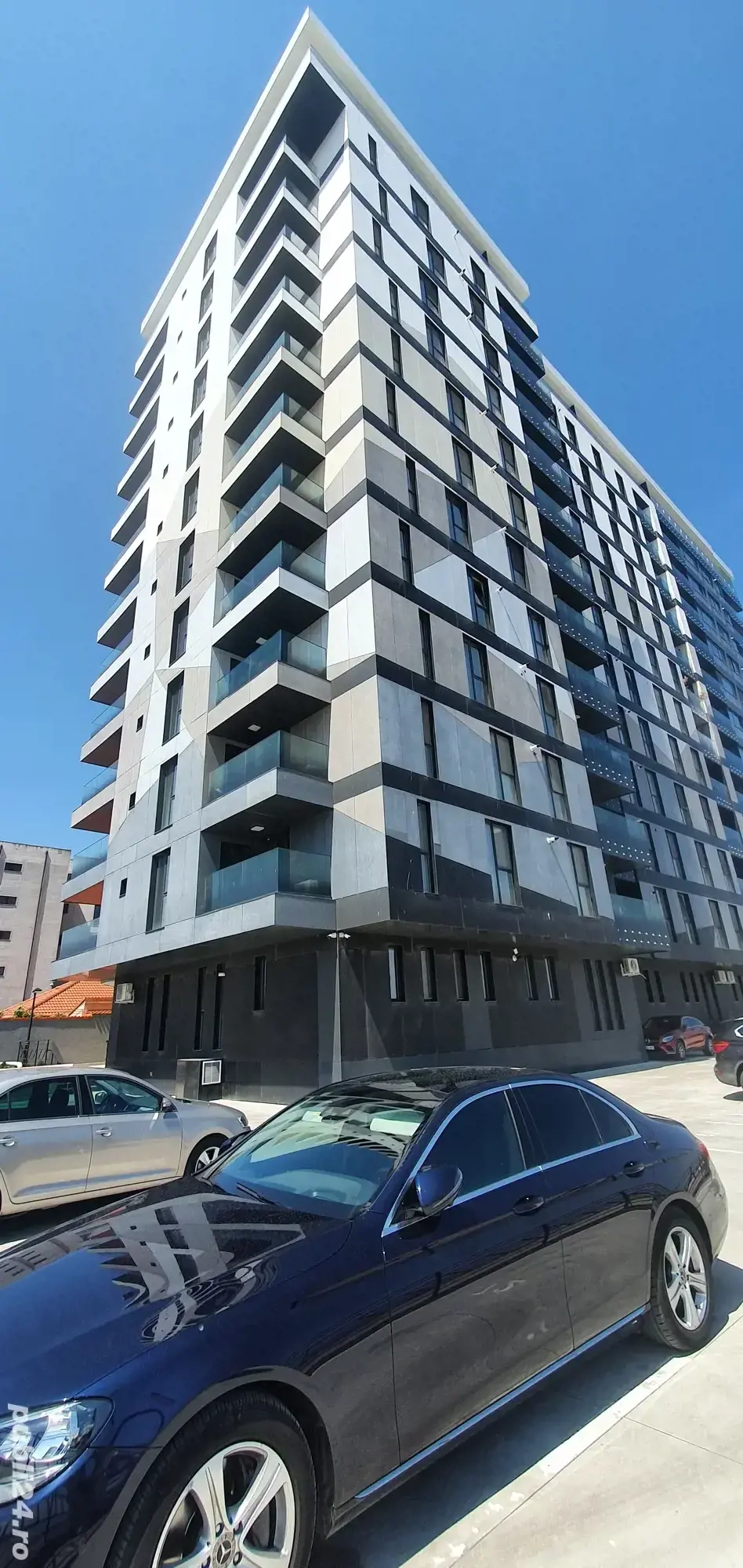 tomis suite regim hotelier