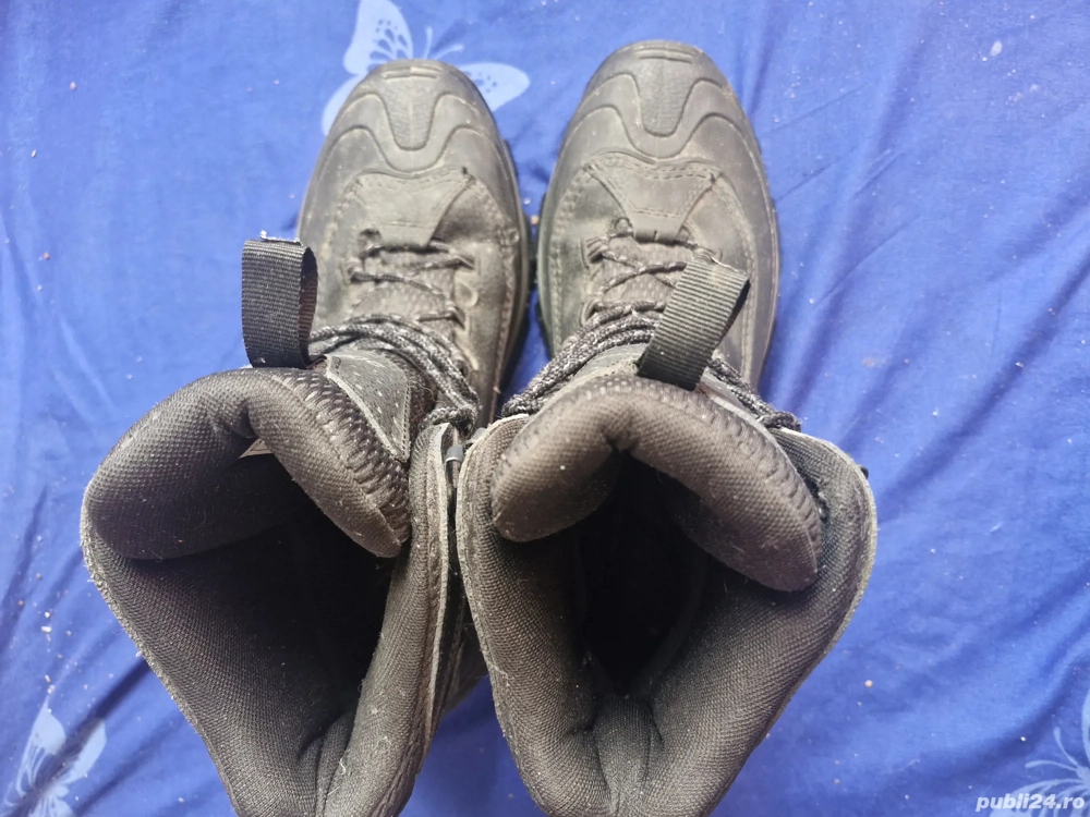 vand bocanci de munte Barbatii Columbia