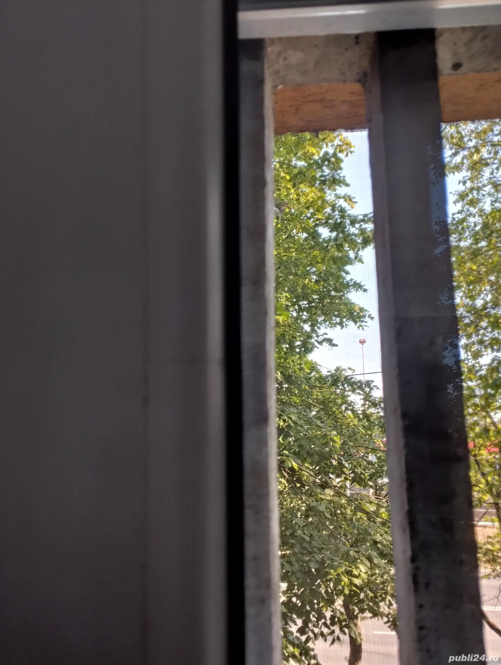 închiriez apartament cu doua camere lângă facultatea de Nord la buclă  închiriez apartament cu doua camere lângă facultatea de Nord la buclă