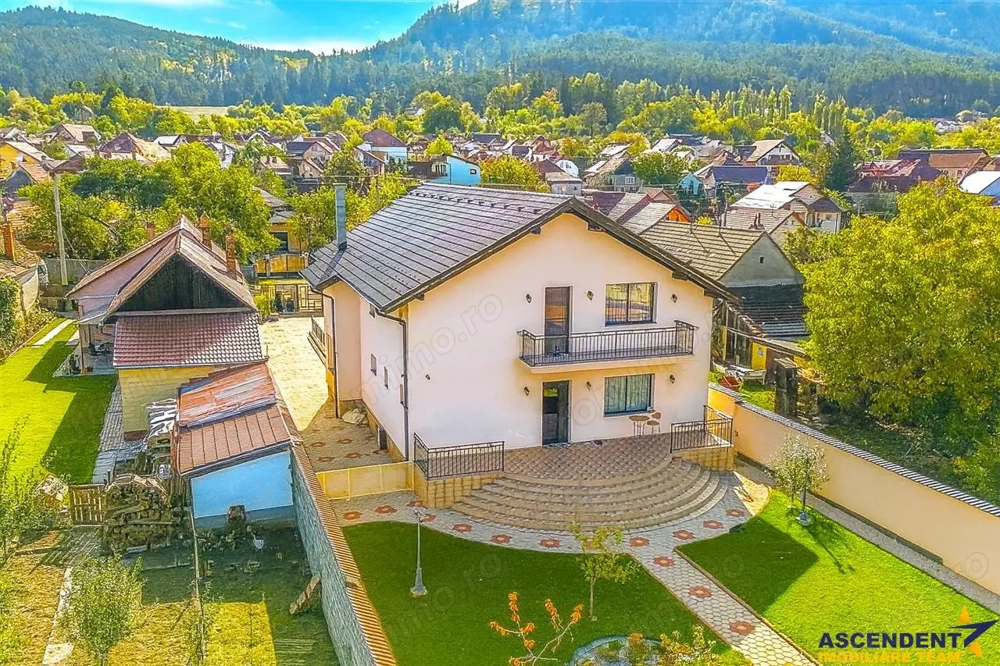 Pe 1.000 mp teren, vila eleganta, caracteristici notabile, Sacele, Central