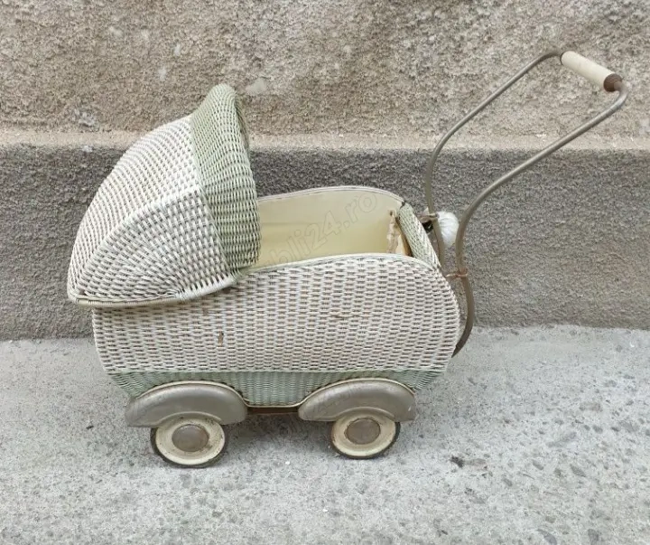Carucior landou vintage pentru copil sau păpuși 