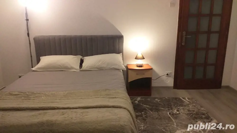 Închiriez apartament Vasile Aaron 