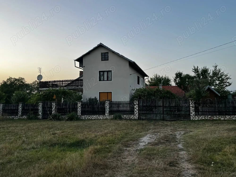 Vilă de vânzare complet mobilată Birchiș