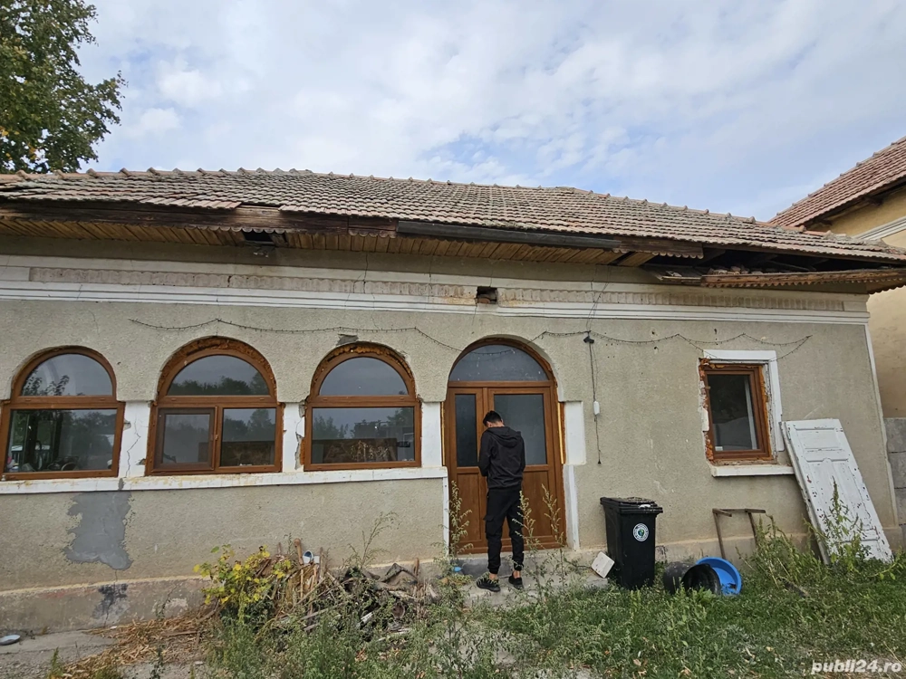 Vand casa in vladila olt langa politie 