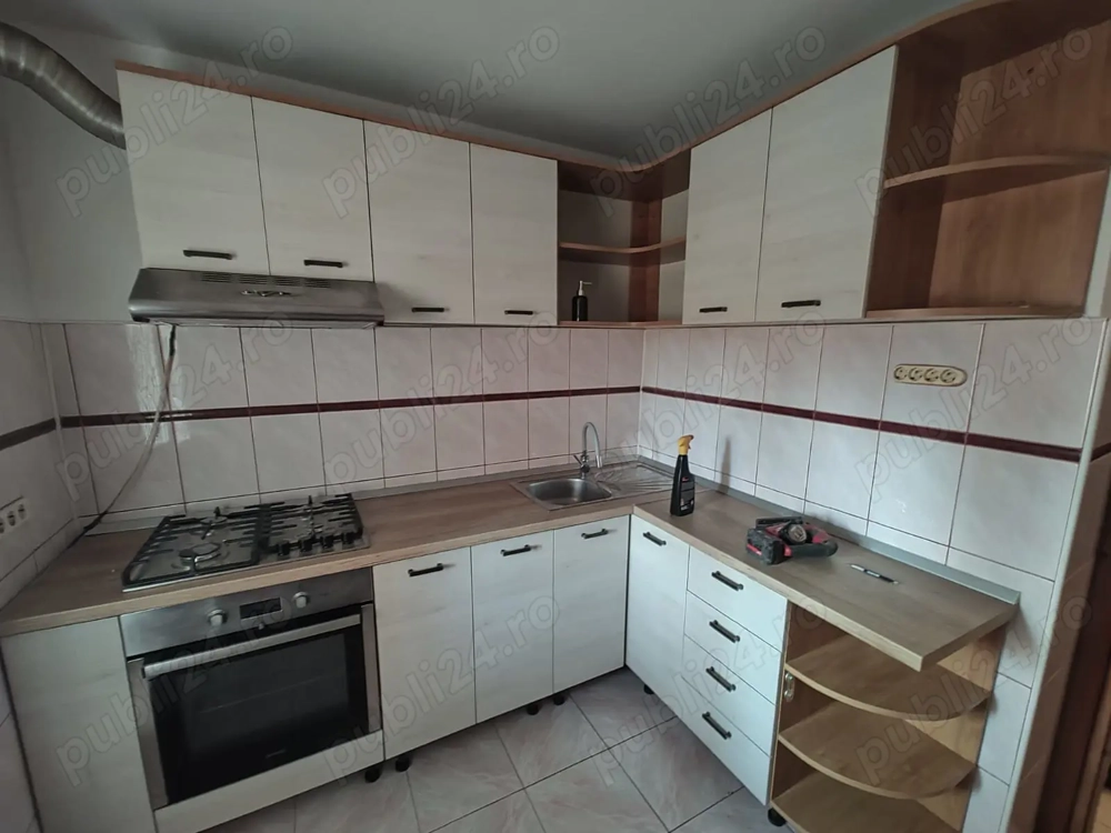 Vand apartament 3 camere