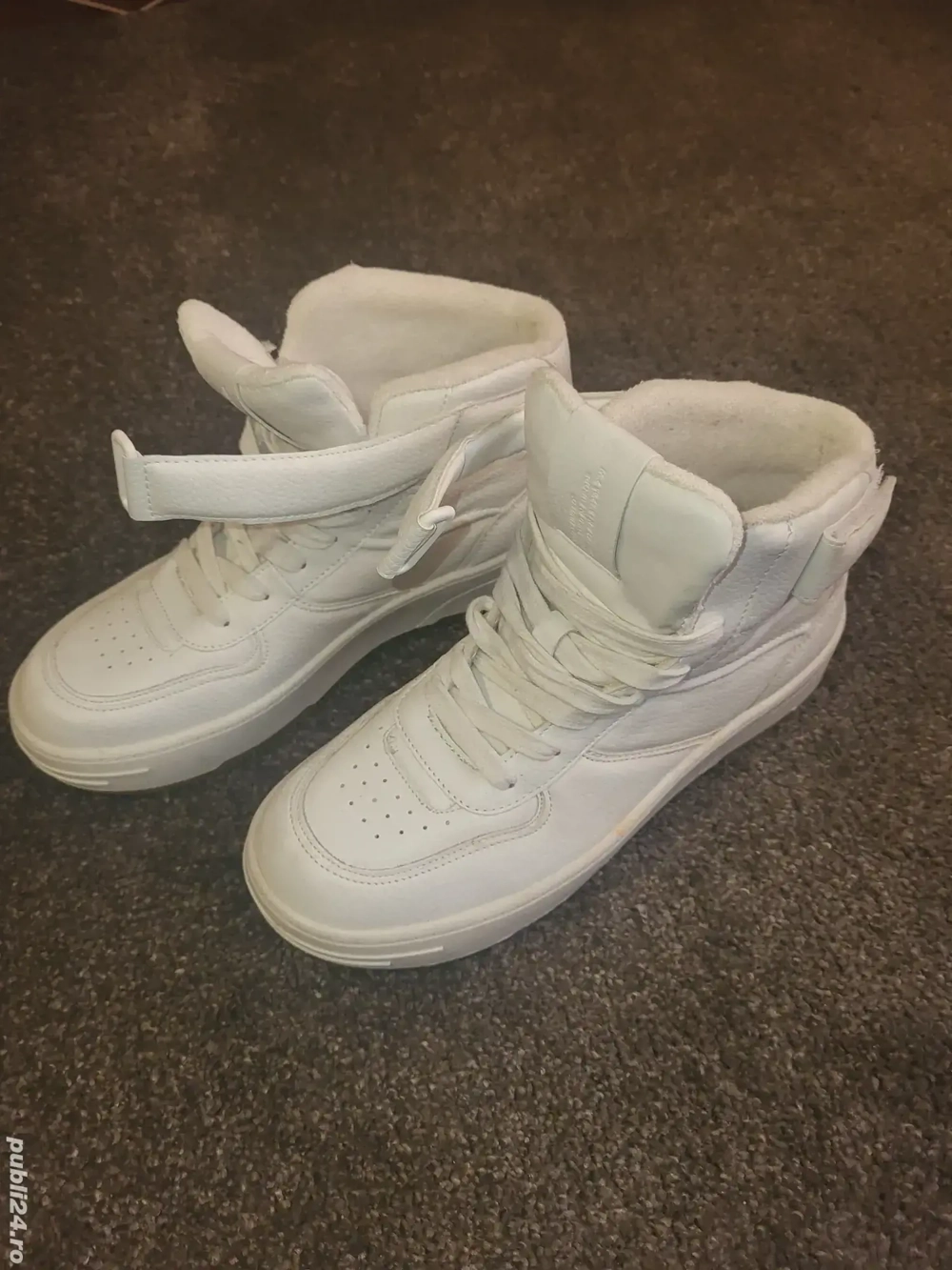 De vanzare adidasi gheata de dama