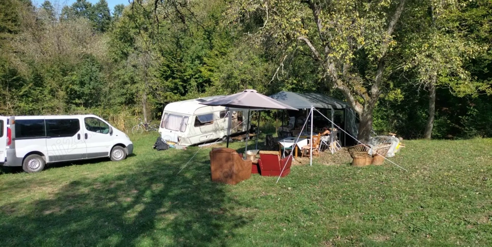 Închiriez rulota 4 locuri 