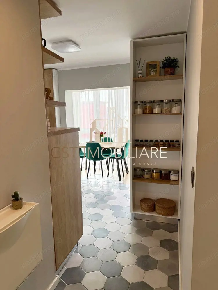 Apartament 3 camere complet renovat și mobilat  Zona Soarelui