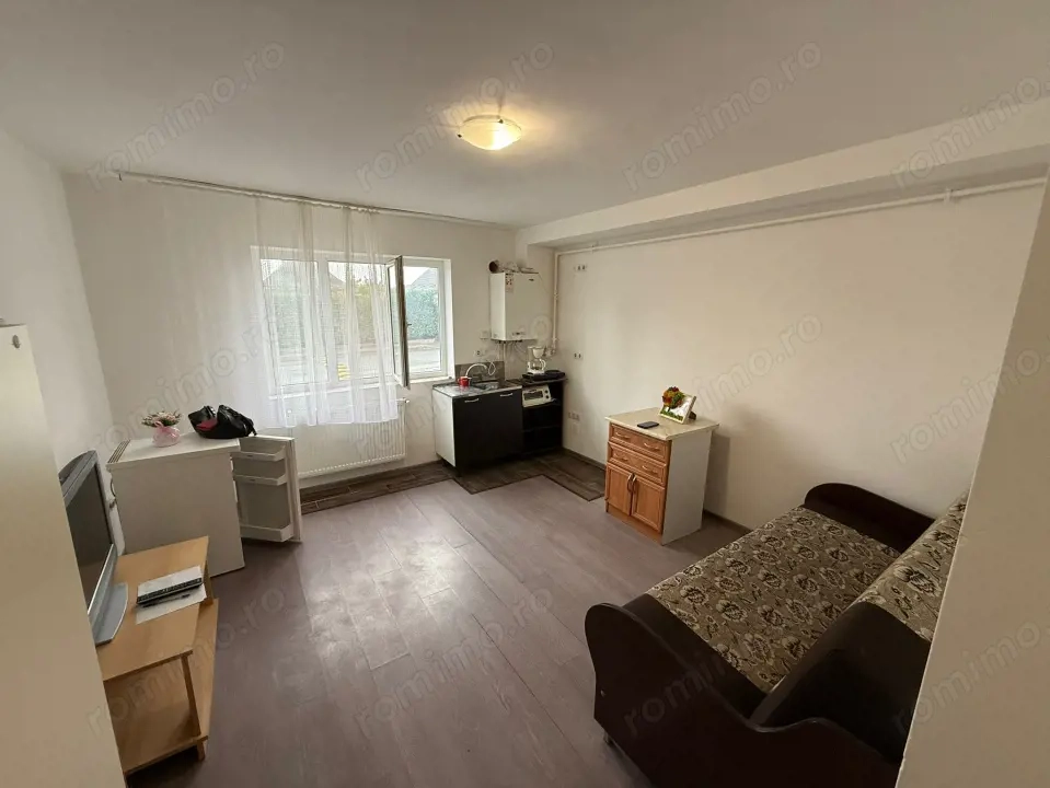 Garsonieră de vânzare, 22 mp utili, zona Sasar