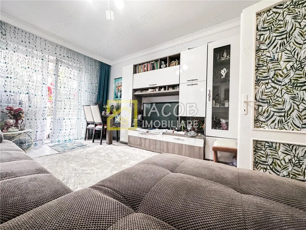 Apartament decomandat, 2 camere – Cornisa Bistritei