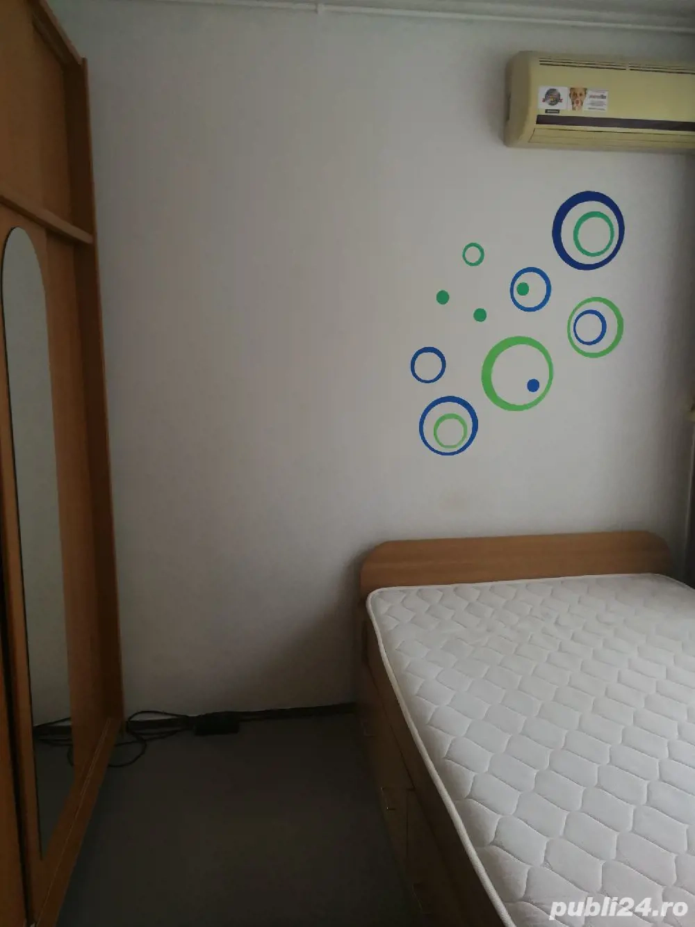  Vanzare apartament  3 camere+boxa in  Drumului Taberei    Valea Argesului.
