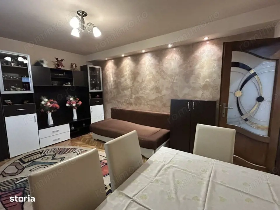 Apartament 3 camere în zona Calea Florești