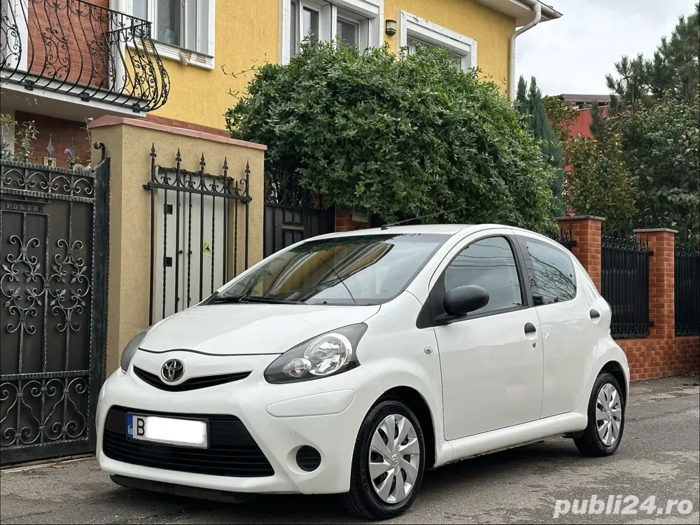 Toyota Aygo 2014 1.0 benzina EURO 5 consum redus stare impecabila
