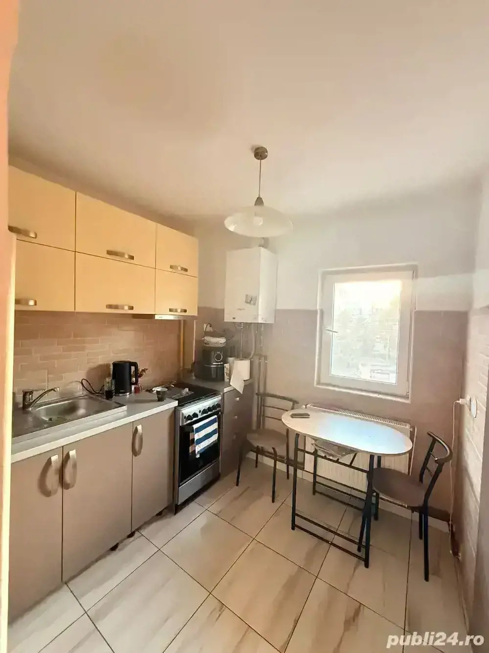 Vand apartament cu 2 camere