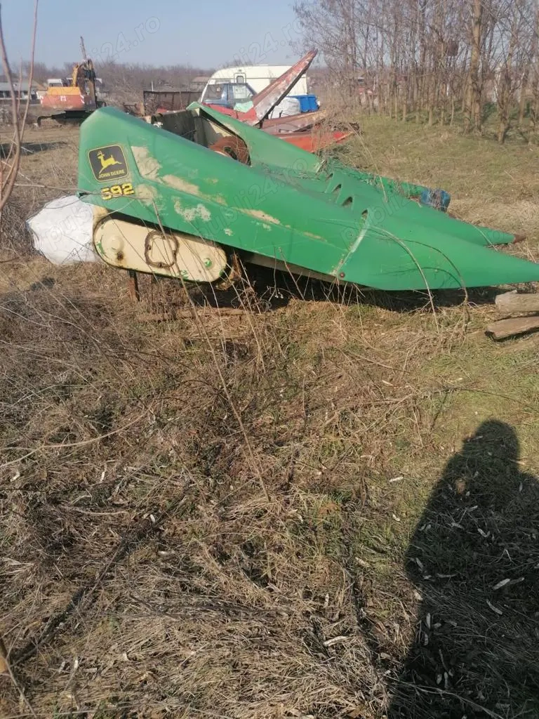 Header porumb John Deere 592