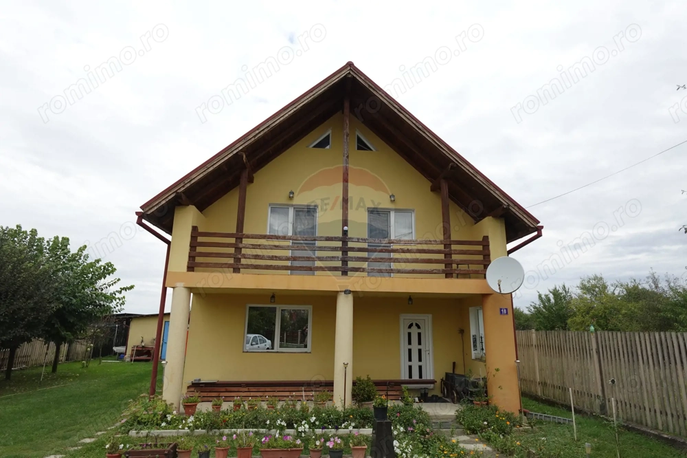 Casă / Vilă cu 4 camere de vânzare Catalina