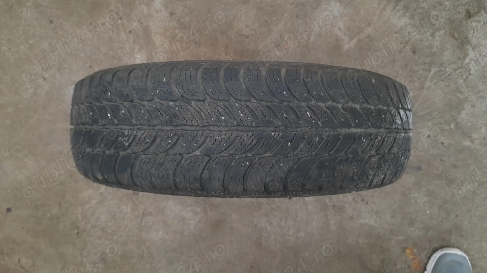 Vând 4 cauciucuri cu tot cu jante, 155/65 R13 Sava.