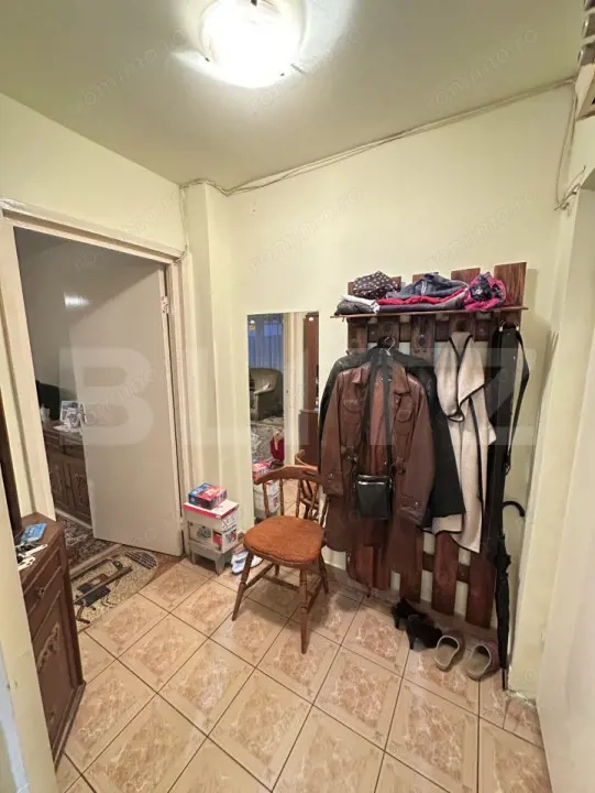 Apartament cu 4 camere, semidecomandat, Deva, zonă liniștită