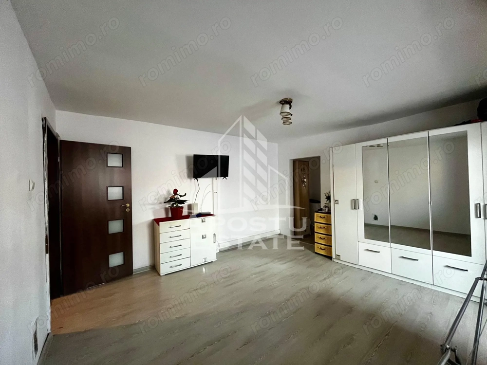 Apartament 3 camere de vanzare,etaj 3,zona UMT, Timisoara