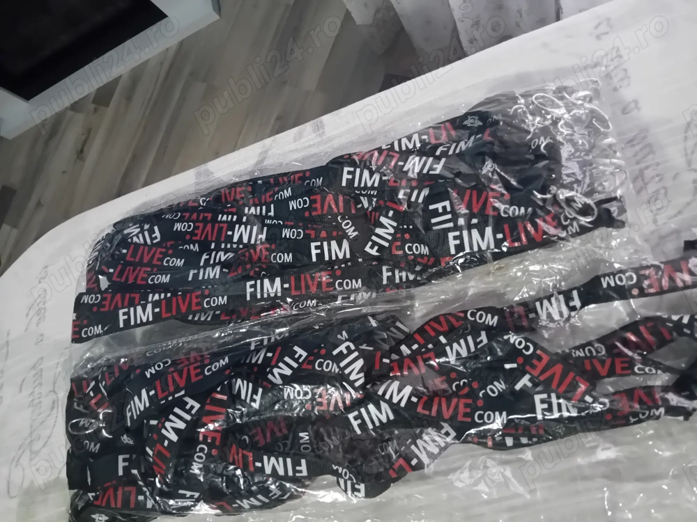 Vând 50 șnururi ecuson FIM( Federation Internationale Motocyclisme)- noi Vând 50 șnururi ecuson FIM( Federation Internationale Motocyclisme)- noi