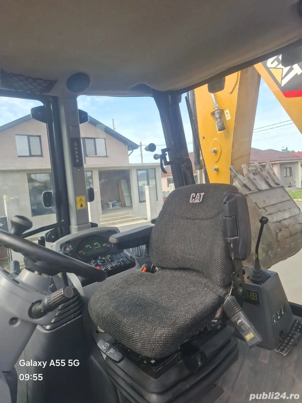 Buldoexcavator CAT de vânzare 