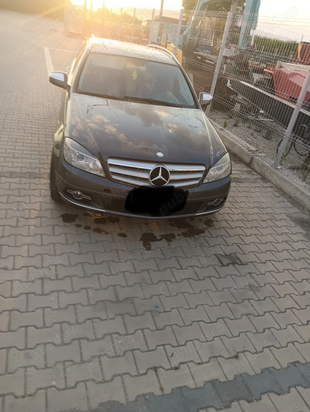 Văd Mercedes Benz clasa C 