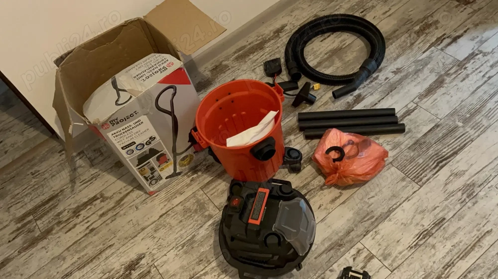 Aspirator My Project cu acumulator Machita 18 volti - proba video