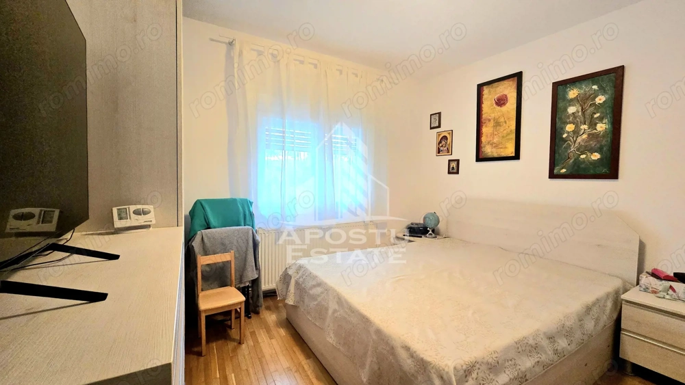 Apartament de vanzare 2 camere, decomandat, centrala proprie, Aradului