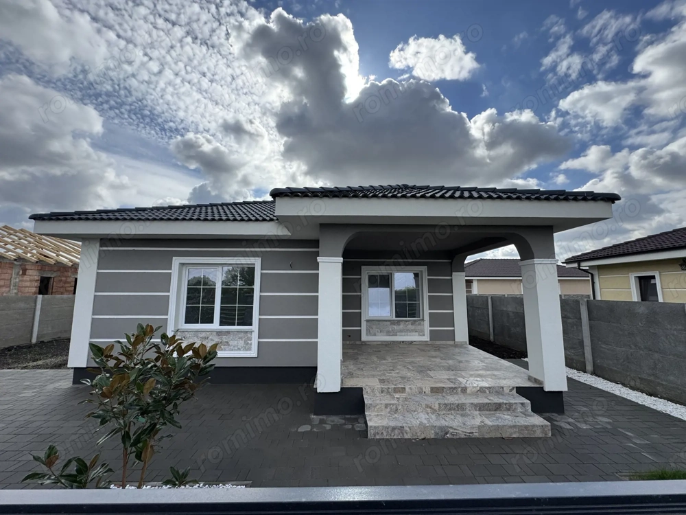 Casa Individuala Parter Sanmihaiu Roman,4 Camere,2 Bai,Proiect Modern Casa Individuala Parter Sanmihaiu Roman,4 Camere,2 Bai,Proiect Modern