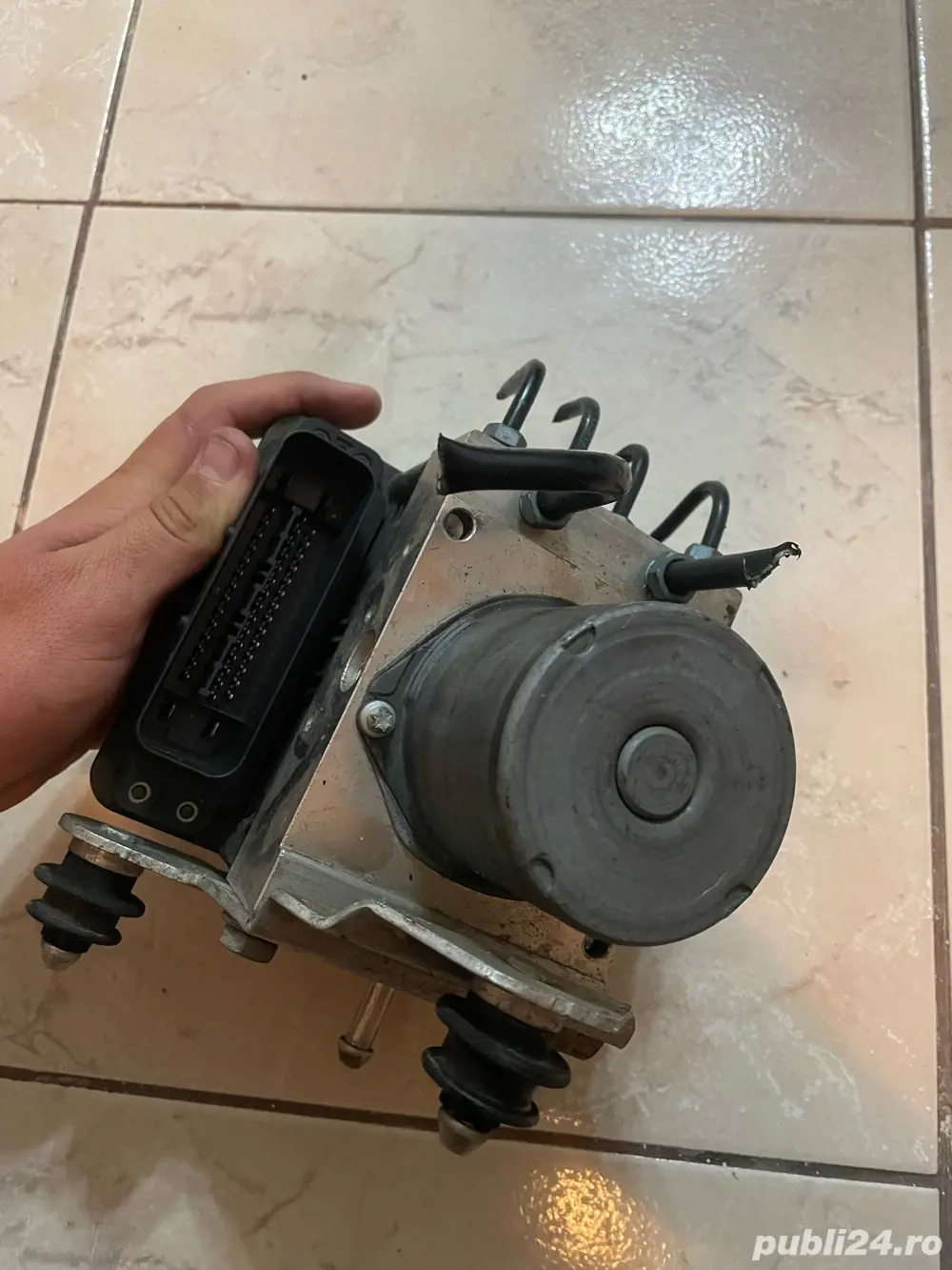 Vând pompa abs a6 c7 3.0