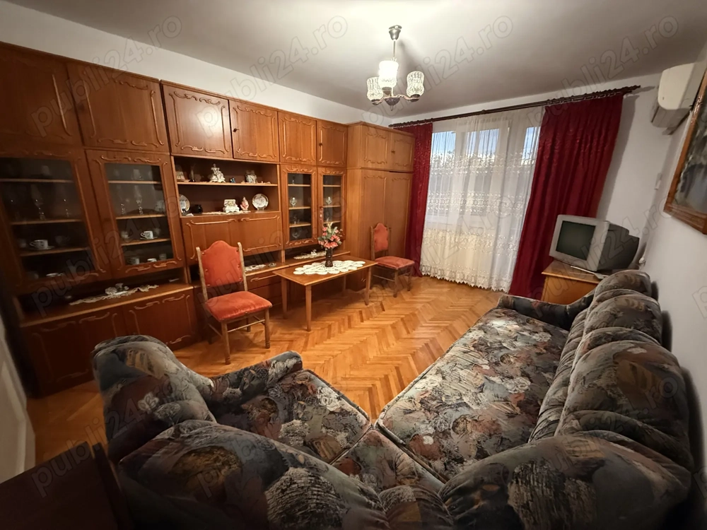 Vând apartament 2 camere Ultra Central in Ștei !