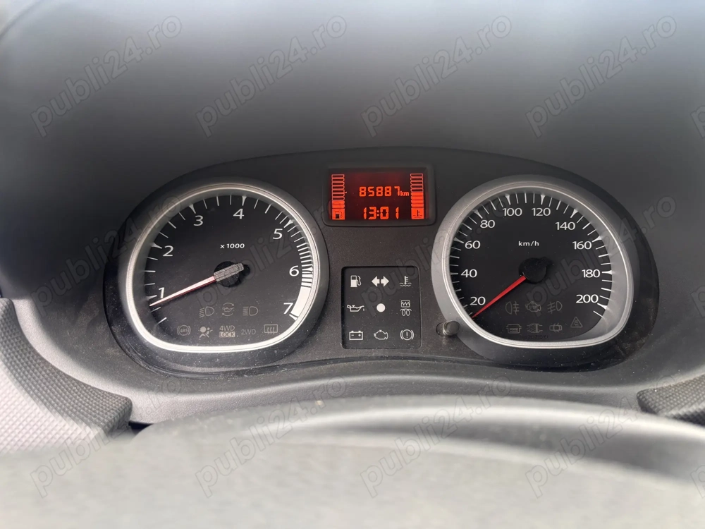 Vând Dacia Duster 2011